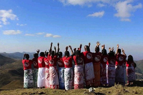 Alahamadibe Durant l'Alahamadibe, le point cardinal y référant est sacralisé.